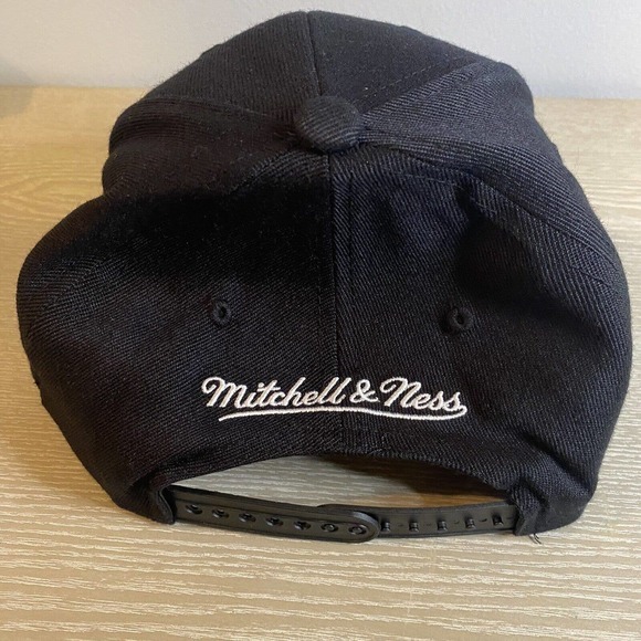 Mitchell & Ness Miami Heat Snapback Hat Logo Remix Black Adjustable New with Tag - Picture 3 of 6